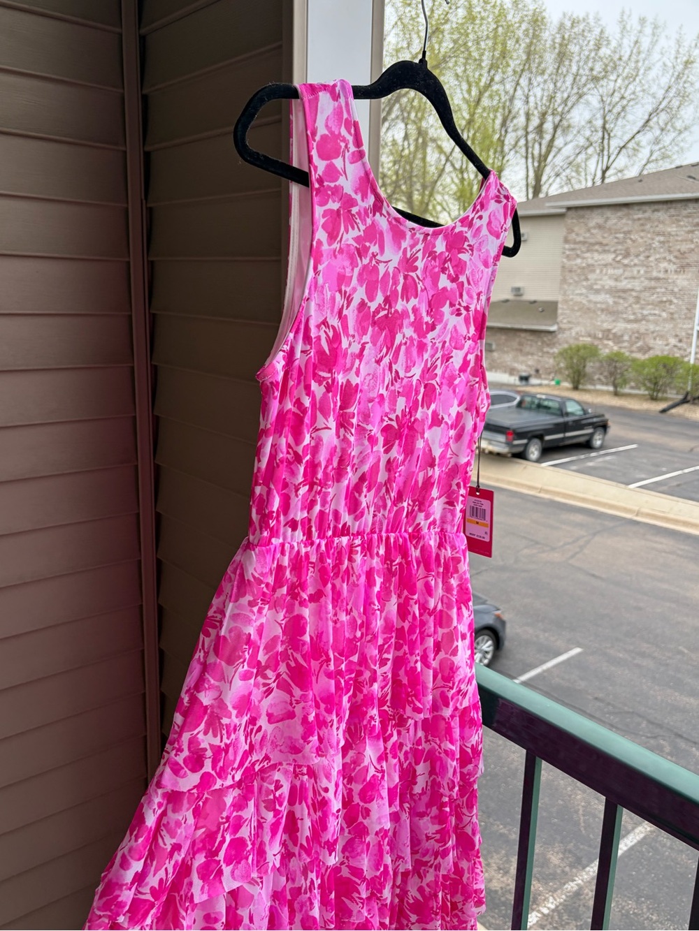 🆕💖Vince Camuto Pink Floral Tiered Maxi Dress Overlay Daisy Daze Size M Flowing - Picture 6 of 17